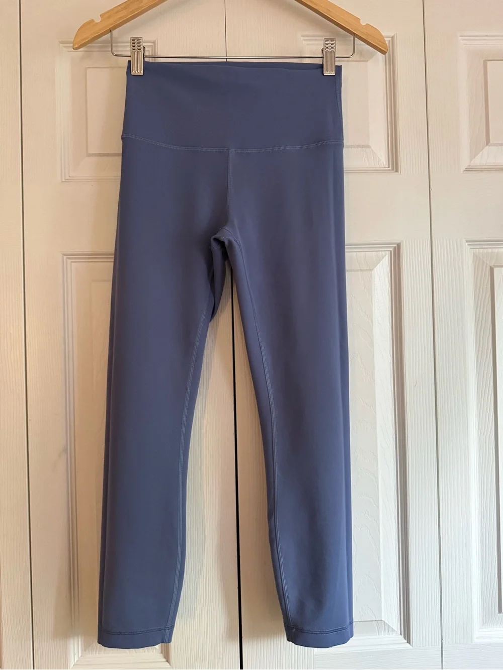 Lululemon crop leggings  size 6/ L23